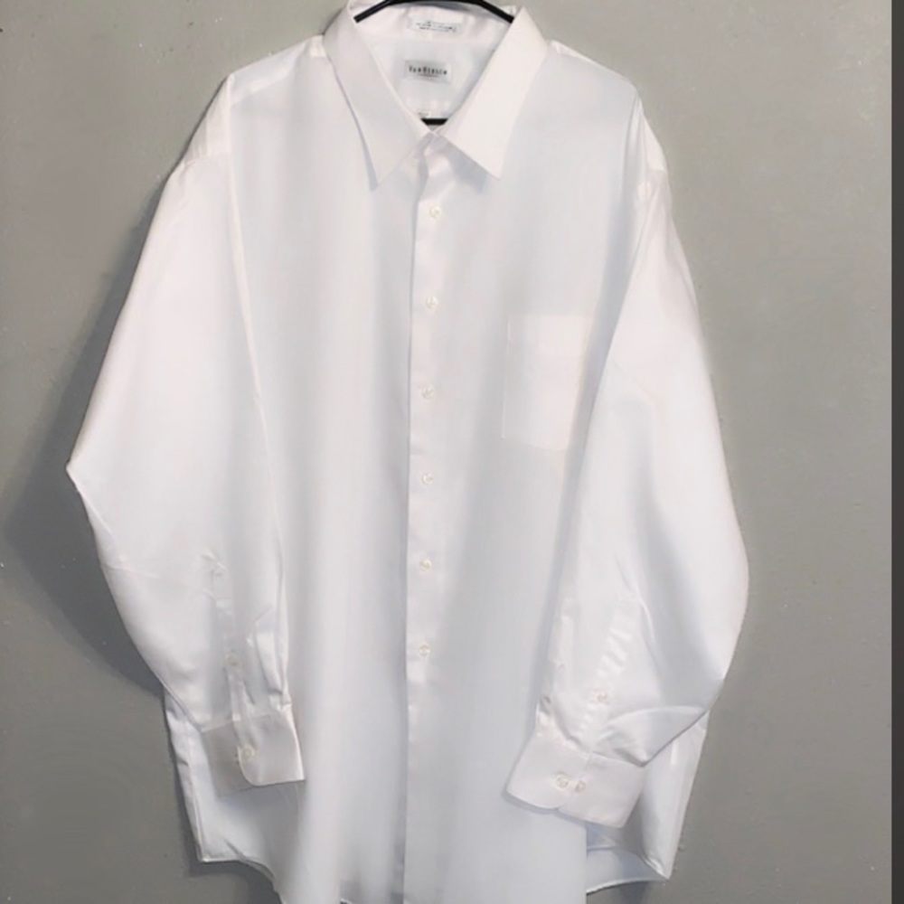 VanHeusen men’s button up shirt